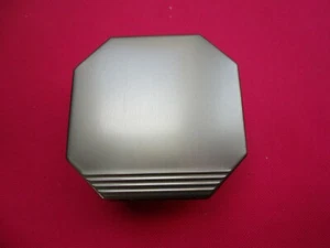 Merten Octocolor Bronze Steckdosenabdeckung mit Klappdeckel Neu nie verbaut - Bild 1 von 1