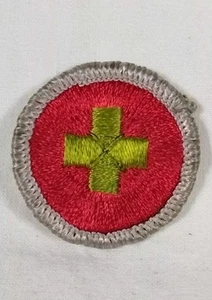 Boy Scouts First Aid Merit Badge Embroidered Patch 1970s Green Cross Red 1¼" Vtg - Picture 1 of 4