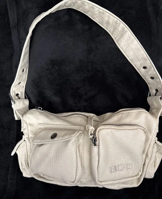 Bolso Bandolera Great Urban Outfitters BDG Imitación Cuero Suave Hueso Crema Nuevo sin Etiquetas Foto 1 de 4