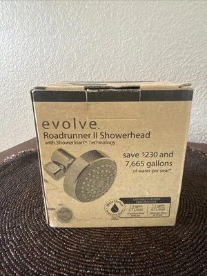 Cabezal de ducha Evolve Roadrunner II con tecnología Showerstart modelo no. SS-2107CP-SB Foto 1 de 4