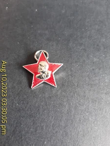 Lenin badge with ribbon ring - Picture 1 of 2