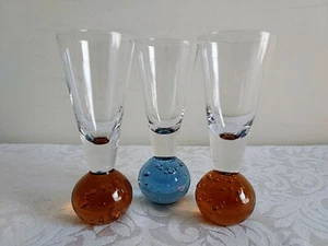 Set of 3 Colored Art Shot Glasses Brown Blue Bottom Hand Blown Suspended Bubbles - Imagen 1 de 11
