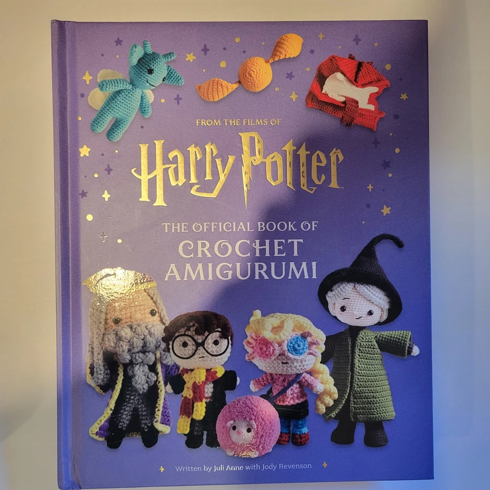 HARRY POTTER El Libro Oficial de Amigurumi de Crochet con Patrones para 28 Diseños Foto 1 de 4