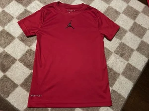 Nike AIR JORDAN RED shirt Jumpman Boys Size Small 8-10 Dri-Fit - Picture 1 of 3