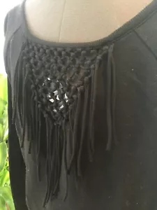 American Eagle Outfitters maglione donna nero frange all'uncinetto taglia MEDIA - Foto 1 di 3