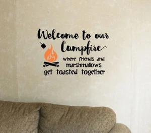 Bienvenido a nuestra chimenea calcomanías de pared de vinilo divertidas decoración de cámper cotización NUEVAS 23x14 - Imagen 1 de 8