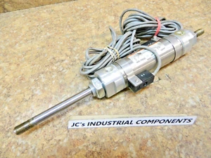 SMC 1-1/2" Bore X 3" Stroke 150-0300-B53L Pneumatic Cylinder Dbl Rod End - Picture 1 of 10