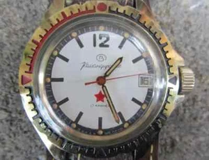 OROLOGIO MILITARE SOVIETICO RUSSO A CARICA MANUALE PERFETTAMENTE FUNZIONANTE - Foto 1 di 11