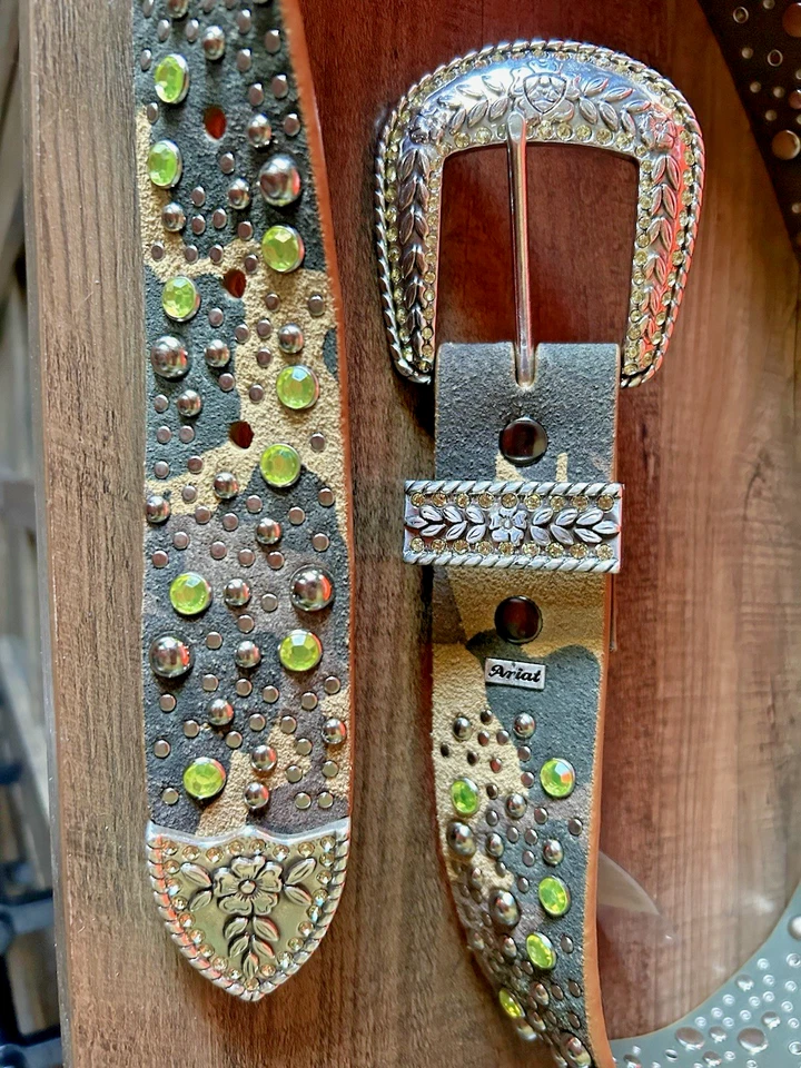 Nuevo Cinturón Ariat Verde Estrás Metal Tachonado Western. Cuero Foto 1 de 4