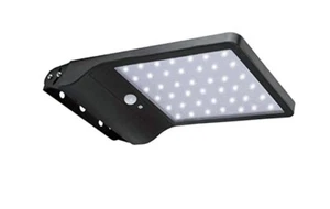 LAMPIONE STRADALE PANNELLO ENERGIA SOLARE FARO FOTOVOLTAICO ESTERNO 42 LED LUCE - Foto 1 di 4