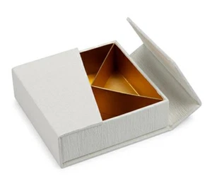 Scatola Goffrata 10x10x3 Decorazioni Bomboniere Fai Da Te Hobby Creativi - Imagen 1 de 1