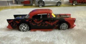 RACING CHAMPIONS 1957 CHEVROLET SCOOBY-DOO - DRACULA BATS HALLOWEEN CAR 2000 - Picture 1 of 7