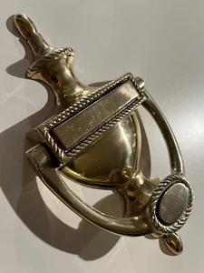 Aufbereitete alte antike viktorianische klassische Urne massives Messing 81/4" Türklopfer KN105* - Bild 1 von 7