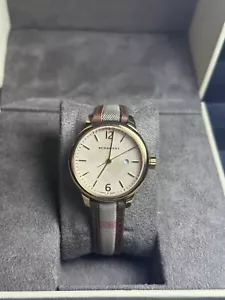 Brand New Burberry BU10114 The Classic Sunray Dial Gold Tone Women's Watch - Picture 1 of 6