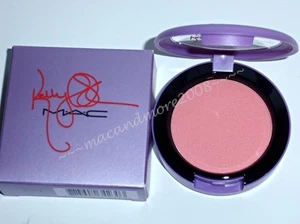 NIB MAC Powder Blush ~ Kelly Osbourne ~ CHEEKY BUGGER ~Peach Brown Satin - Picture 1 of 3