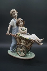 Lladro The Prettiest of All Figurine #6850 Boy and girl flower wagon - Picture 1 of 16