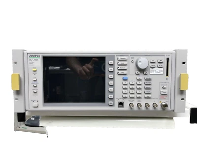 Generador de señal vectorial Anritsu MG3700A, 250 kHz a 3,0 GHz 6200506299 Foto 1 de 4