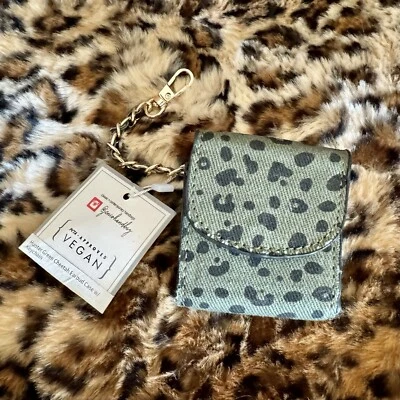Hunter Green Cheetah Earbud Case With Keychain NWT - Image 1 of 2