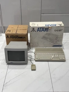 Retro Vintage Atari ST 1040 Computer With Atari SM124 Monitor With Original Box - Picture 1 of 22
