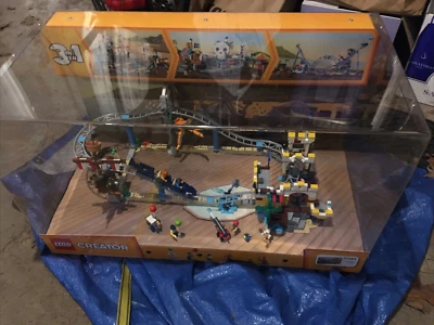 LEGO Creator 3 en 1 Pirata Montaña Rusa Tienda Vitrina Vitrina 31084 Foto 1 de 4
