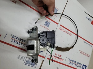 2006 - 2010 Jeep Commander Rear Hatch Liftgate Latch & Power Lock Actuator OEM - Picture 1 of 2