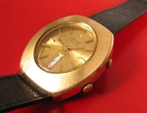 CLASSIC VINTAGE GOLD FILLED WITTNAUER DAY DATE ALARM AUTOMATIC MENS WATCH RARE ! - Picture 1 of 8
