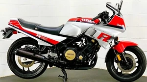 Yamaha FZ750 1985 juego completo de calcomanías a rayas - blanco/rojo - Imagen 1 de 4