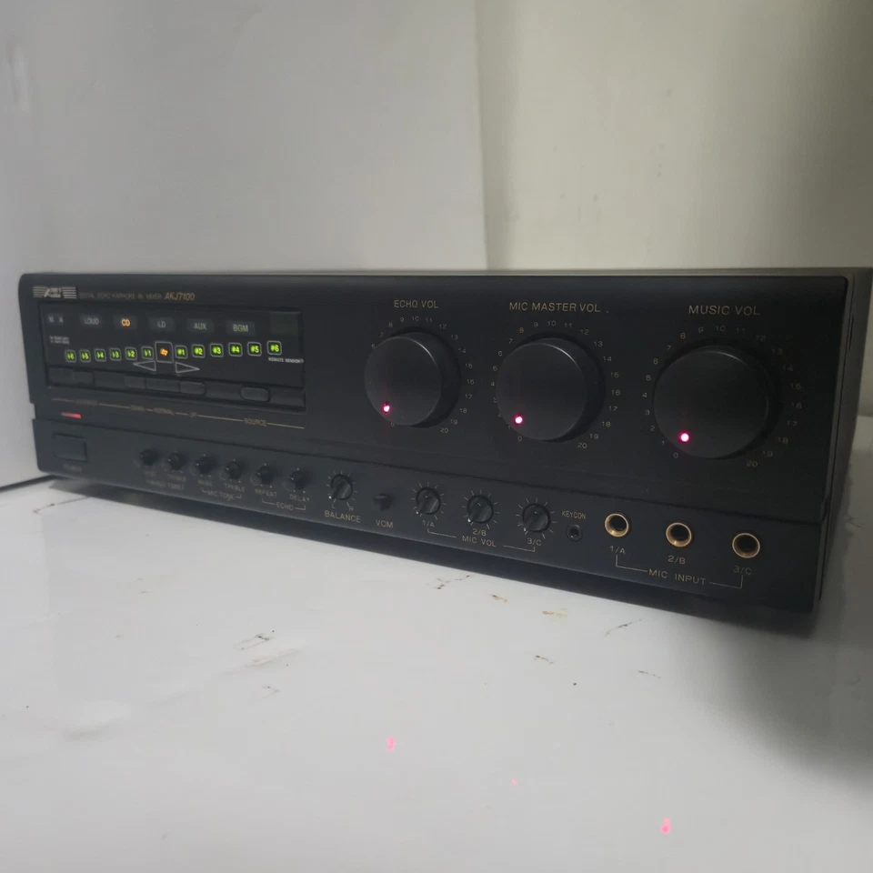 Audio 2000 AKJ7100 Mezclador de Karaoke Eco Digital AV Audio HiFi Micrófono Estéreo Foto 1 de 4