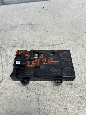 Mercedes Benz GLE350 2021 módulo de control de cargador inalámbrico OEM ID 1779001710 Foto 1 de 4