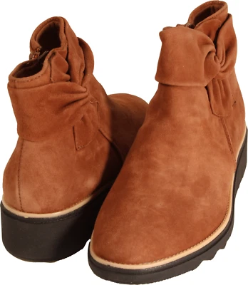 Botín al tobillo Clarks Sharon Salon para mujer de cuña de gamuza tostado oscuro EE. UU. 8,5 ANCHO Foto 1 de 4