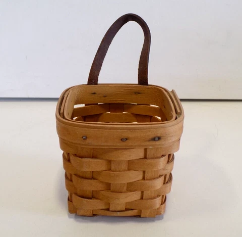 Chives Booking Small Wall Hanging Basket 2000 Longaberger Signed by Mary Cover