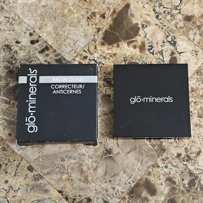 Glo Minerals Brow Quad Correcteur/Anticernes "Taupe" 4.15g / .14 Oz (R1) - Image 1 of 4