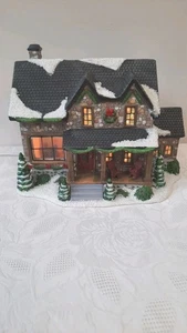 Cabaña de piedra St Nicholas Square Village Collection 2007 retirada - Imagen 1 de 12