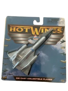 Hot Wings SR-71 Blackbird New Die Cast - Picture 1 of 3