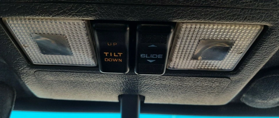 LUZ INTERIOR MAZDA 626 1982-1987 CON INTERRUPTORES DE TECHO CORREDIZO TOTALMENTE PROBADO  Foto 1 de 1