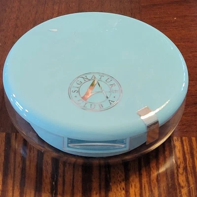 Signature Club Brand  New With SEAL On. Retinol Wrinkle Capsules. - Image 1 of 4