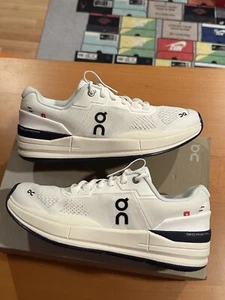 Size 7.5 - ON Mens THE ROGER Pro Tennis Shoes White Indigo Purple 48.98028 - Picture 1 of 7