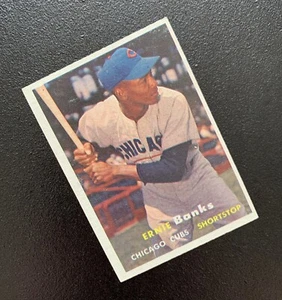 1957 TOPPS Ernie Banks Chicago Cubs #55 Baseball Card RARE Line Through Hat - Picture 1 of 3