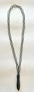 Vintage Antique Rug Beater Twisted Woven Braided Wire Wood Handle, 31 Inches - Imagen 1 de 6