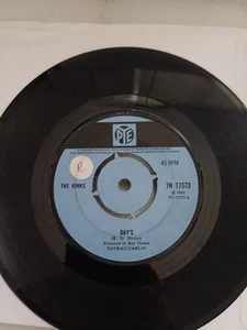 The Kinks – Day's 1968 7” Pye Records – 7N 17573 Solid Centre - Picture 1 of 2