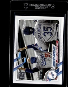 2021 Topps #303 Hands Up! Masks Up! - Mookie Betts / Cody Belinger - Picture 1 of 2