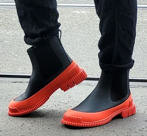 Camper Pix K400304-026 Negro Rojo Chelsea Botas Cuero - Imagen 1 de 11