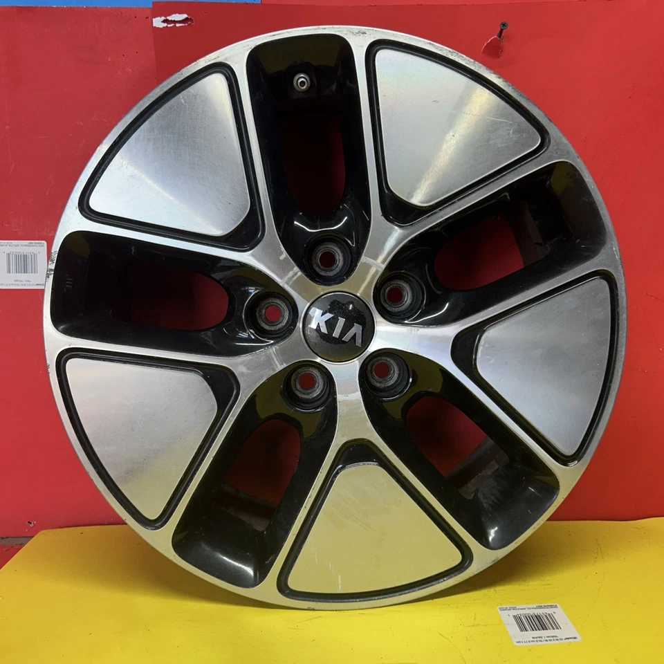 Rueda de fábrica de aleación Kia Optima 2011-2016 5 ranuras mecanizada y negra 17x6,5 OEM Foto 1 de 4