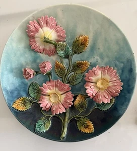 VERY RARE French Majolica Barbatin Raised Floral Plate. 18th Century 12” - Picture 1 of 9