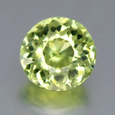 💎 Granate Grosular Verde Amanecer Natural Redondo 0.90ct IF - Gema de Madagascar Foto 1 de 4