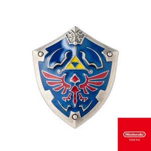 Nintendo The Legend of Zelda: Hylian Shield Pin - Tokyo Store Japan Exclusive - Foto 1 di 3