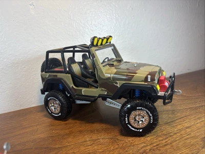 Rare Toy Zone Jeep Wrangler 2004 Custom 4x4 Diecast 1/18 Scale - Image 1 of 4