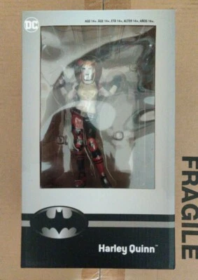 DC Comics Harley Quinn Estatua Jim Lee Crónica Coleccionables GameStop Thinkgeek Foto 1 de 4