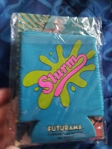 2 Stück Futurama Slurm Koozie Beutekiste exklusive Dosenkühler NEU - Bild 1 von 3