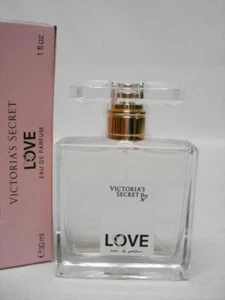 Nuovo con scatola * Victoria's Secret ~ Love ~ eau de parfume spray 1 oz MUST HAVE... FRESCO! - Foto 1 di 5